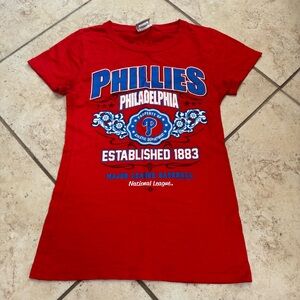 5th & Ocean Women’s Red Phillies Tee